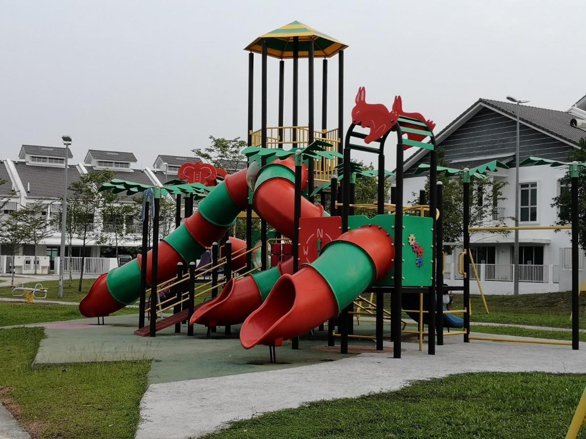 Sparkling Clean Homestay @ Kota Kemuning - Rimbayu Teluk Panglima Garang Экстерьер фото